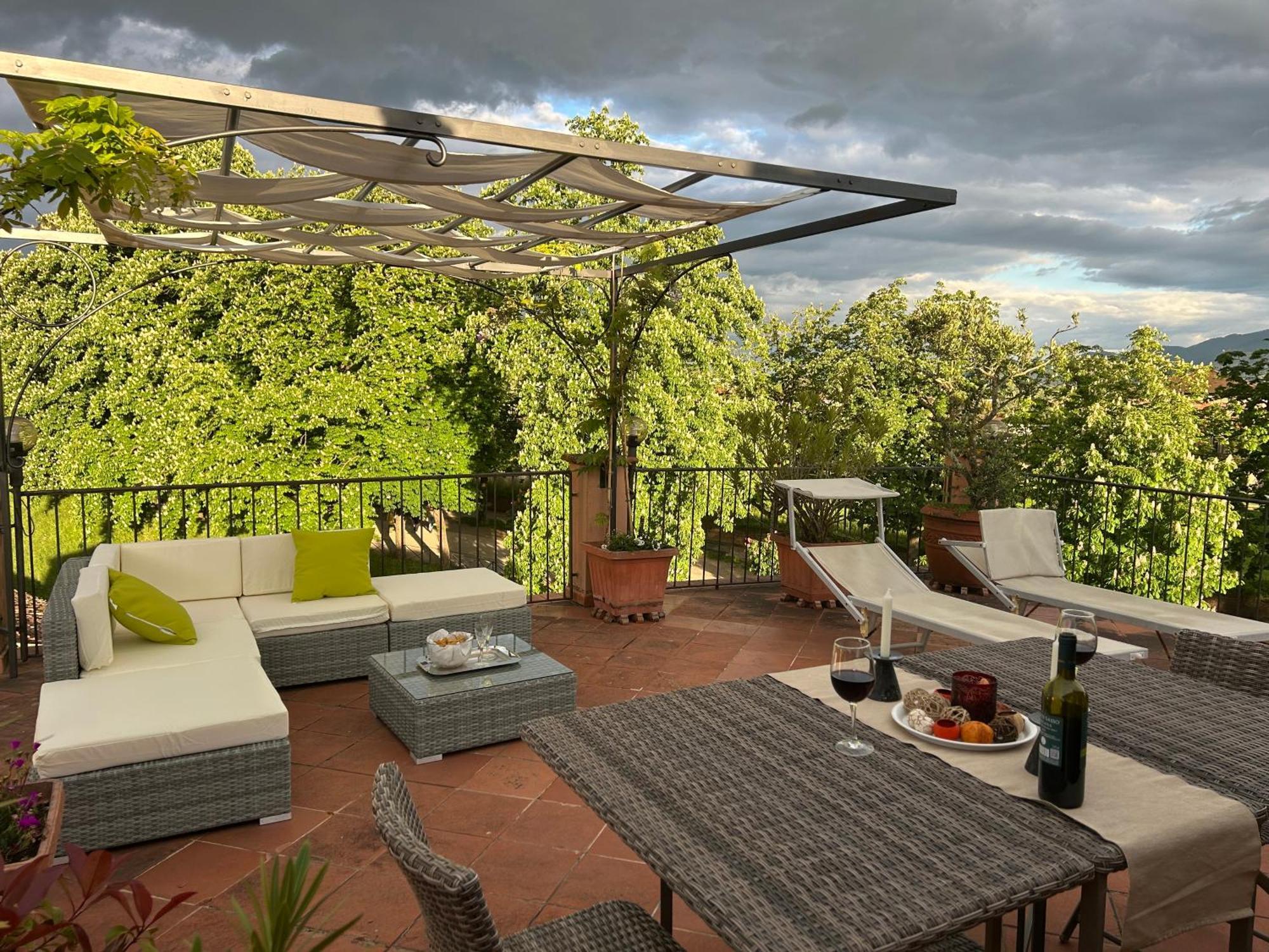 Apartamento La Terrazza Fra Le Torri Lucca Exterior foto