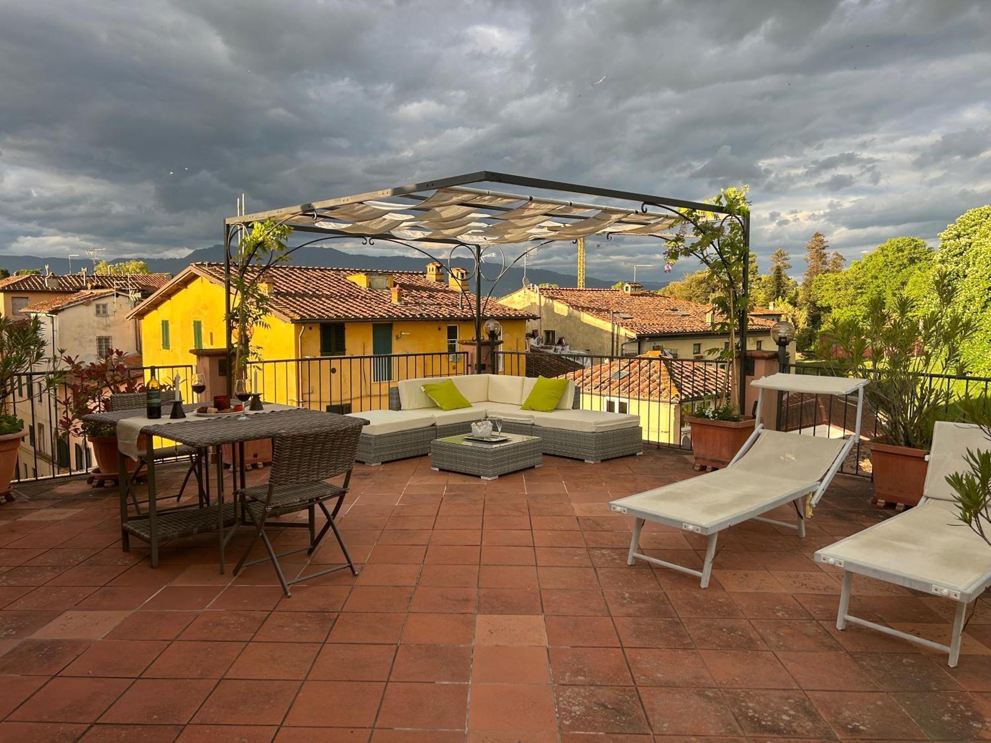 Apartamento La Terrazza Fra Le Torri Lucca Exterior foto