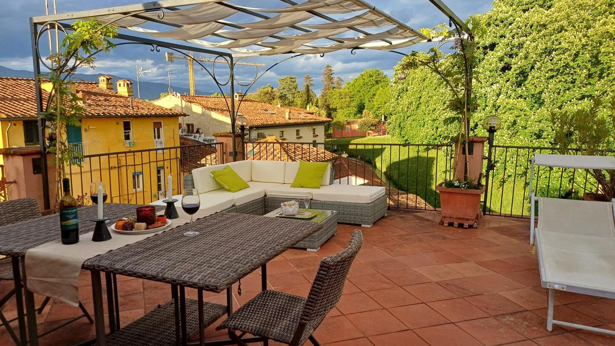 Apartamento La Terrazza Fra Le Torri Lucca Exterior foto