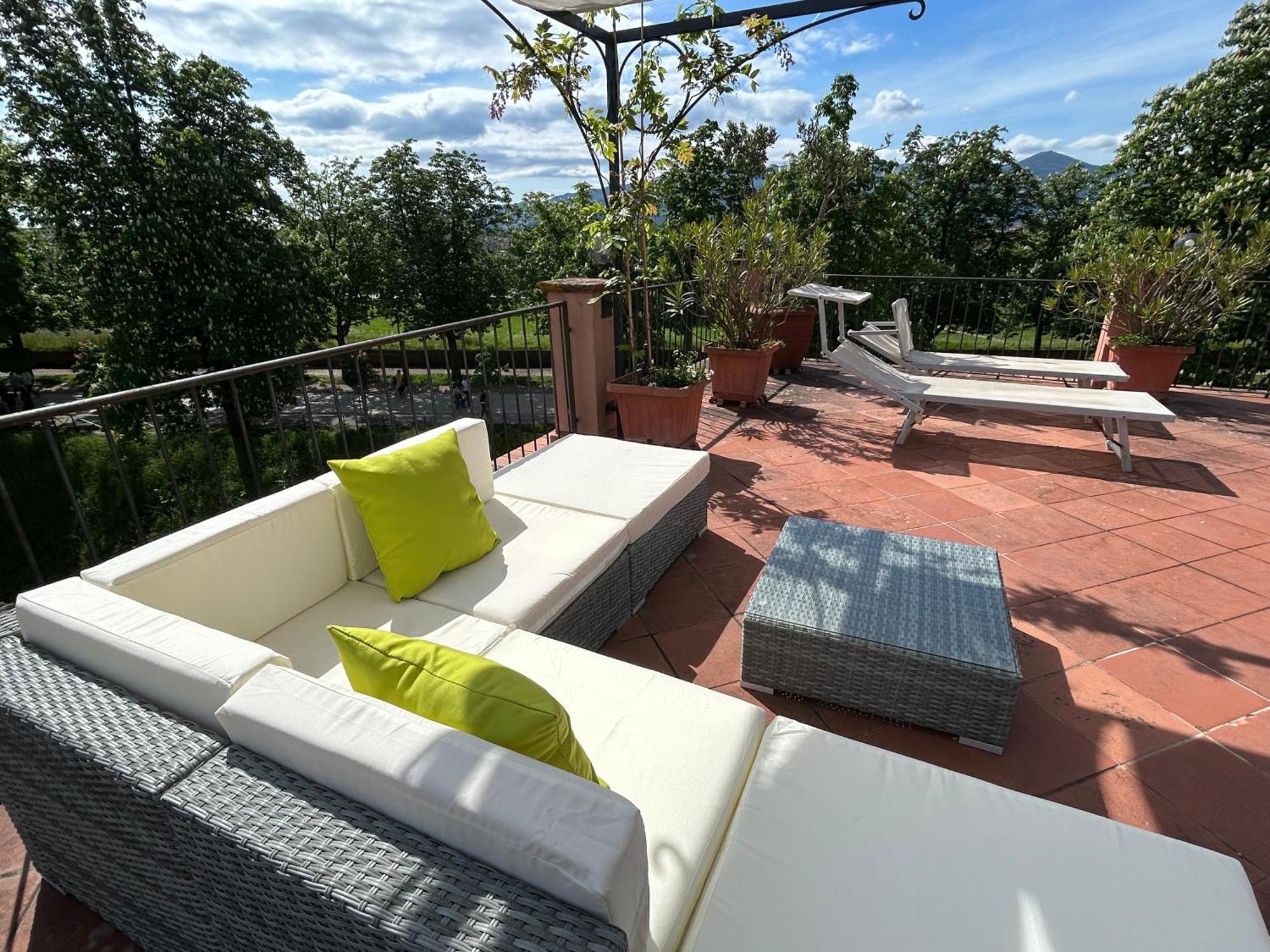 Apartamento La Terrazza Fra Le Torri Lucca Exterior foto