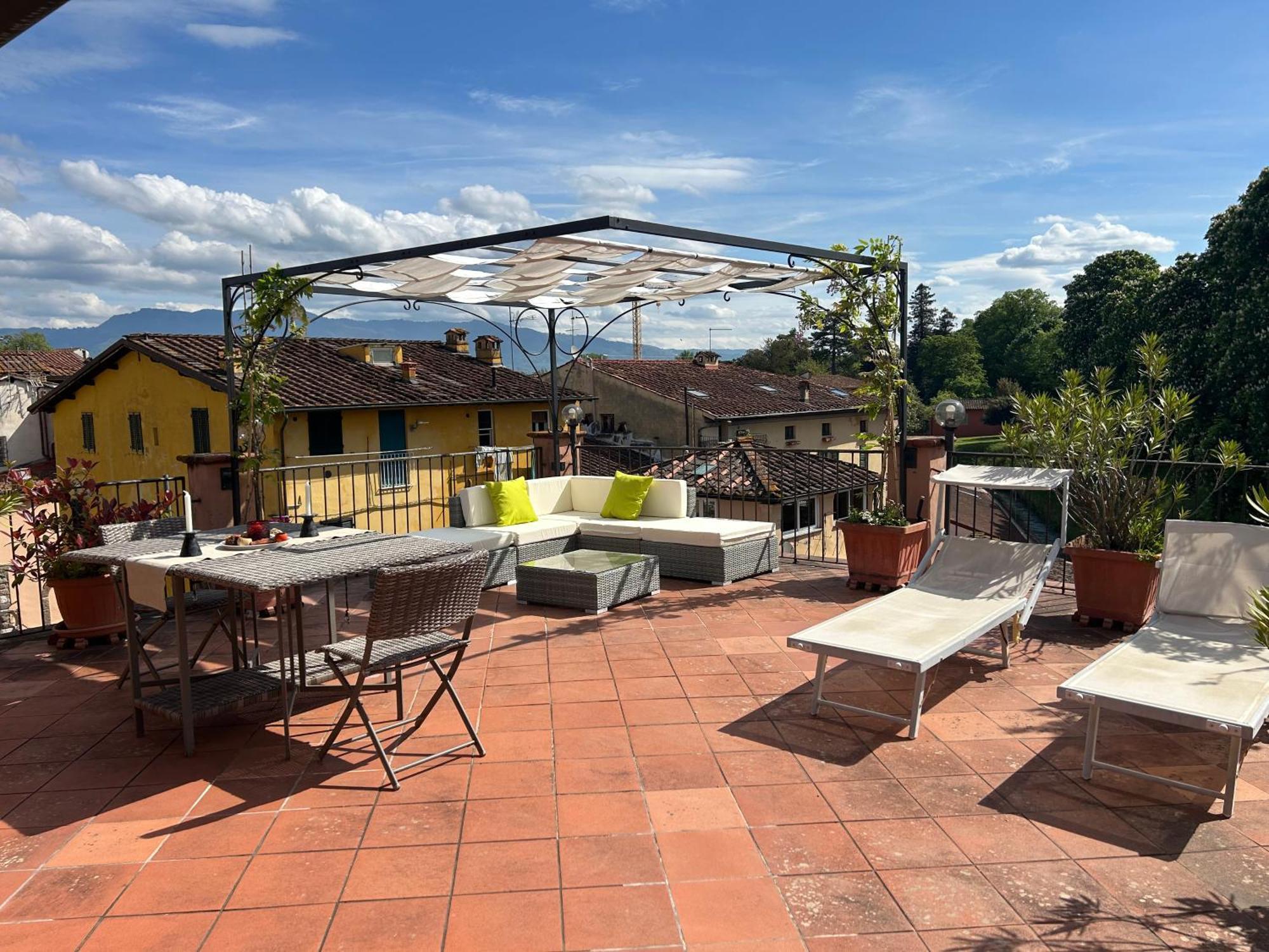 Apartamento La Terrazza Fra Le Torri Lucca Exterior foto