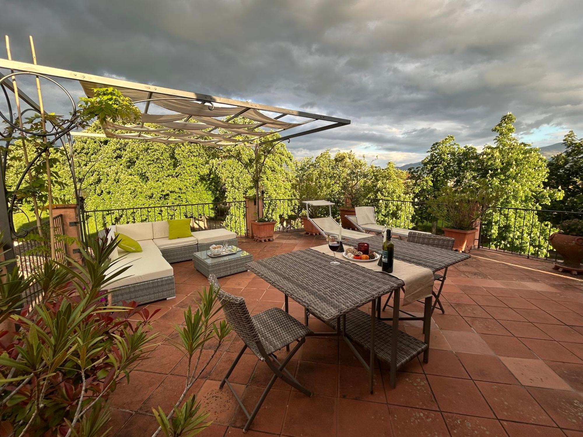 Apartamento La Terrazza Fra Le Torri Lucca Exterior foto