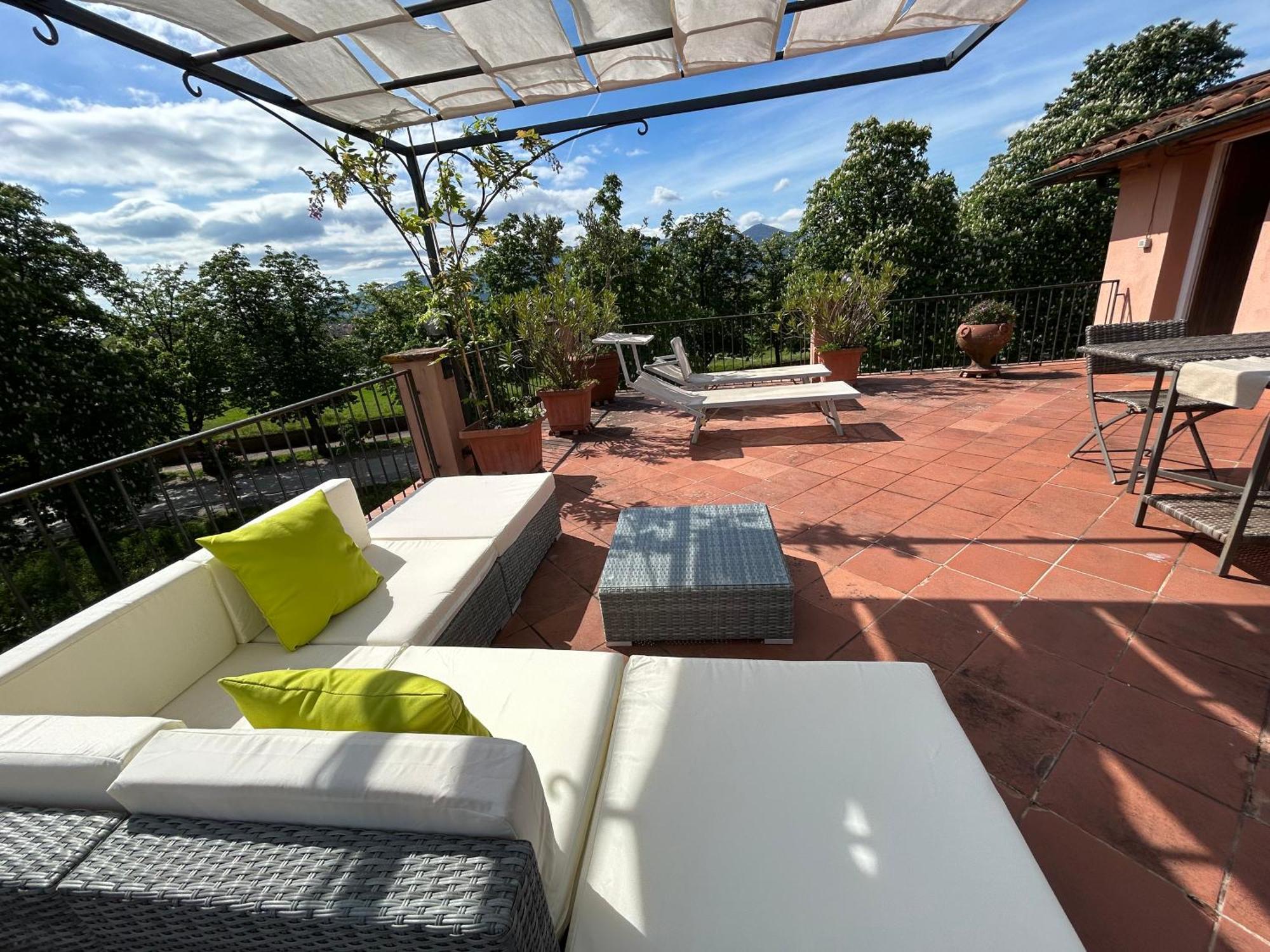 Apartamento La Terrazza Fra Le Torri Lucca Exterior foto