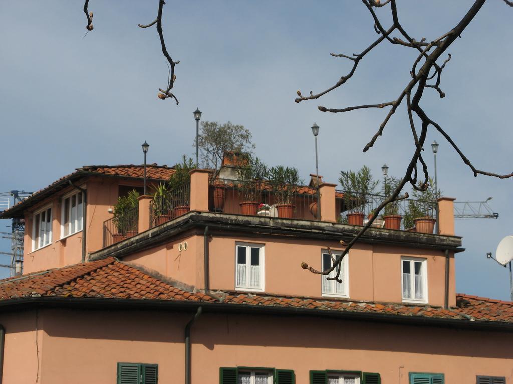 Apartamento La Terrazza Fra Le Torri Lucca Exterior foto